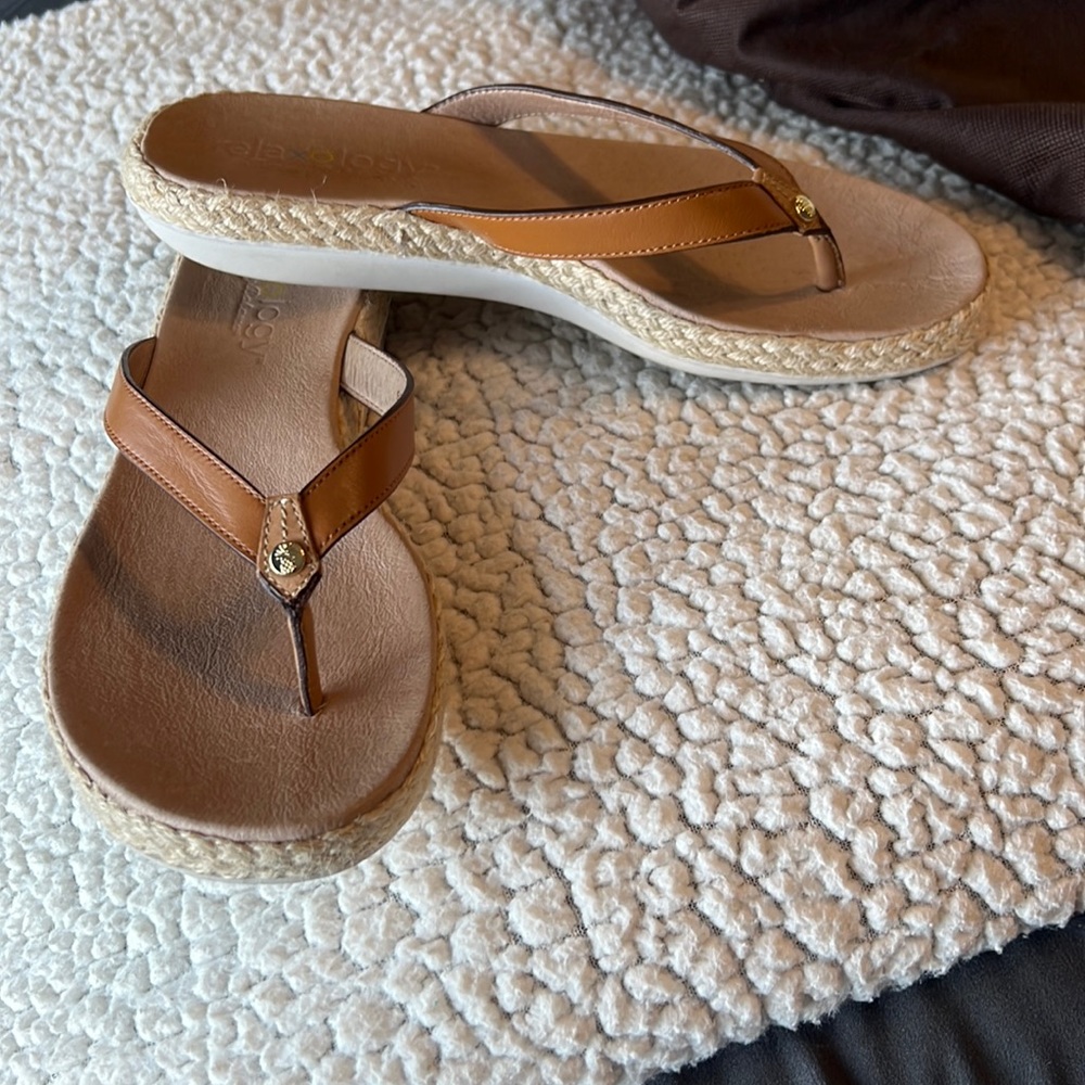 Tommy Bahama sandals. Chestnut color size 9.